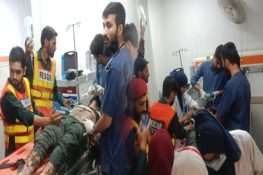 لاہور: گودام میں آتشزدگی کے بعد چھت گرنے سے فائر فائٹر شہید، 3 زخمی