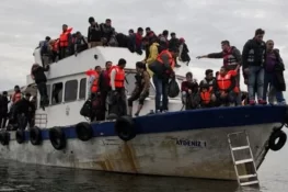 برطانیہ اور فرانس کا غیر قانونی تارکین وطن کو فوری واپس بھیجنے کا نیا معاہدہ