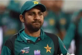 UPS بھی بند ہوگیا، لائٹ آن کردو، سرفراز احمد کراچی میں بجلی کی بندش پر برہم