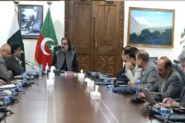 خیبرپختونخوا حکومت کا سیلاب متاثرین کیلئے سرکاری ملازمین کی تنخواہوں سے کٹوتی کا فیصلہ