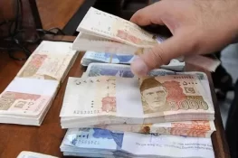 پاکستان نے 2600 ارب روپے کا قرض قبل از وقت واپس کر کے نئی تاریخ رقم کردی