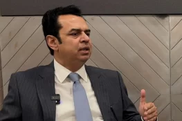 قانون سب کے لیے برابر ہے، چاہے ’آنٹی ریحانہ‘ ہوں یا کوئی اور: طلال چوہدری