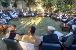 باجوڑ میں مسلح گروہوں کے سہولتکاروں کے خلاف سخت فیصلہ، گھر گرا کر علاقہ بدر کیا جائے گا: جرگہ