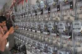 بجلی صارفین کیلئے بڑی خوشخبری، قیمت میں کمی کا امکان