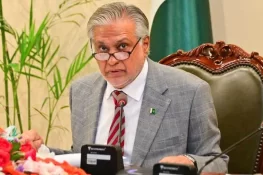 محسن نقوی کو وزیراعظم بنانے کی خبر بے بنیاد ہے، اسحاق ڈار کی وضاحت