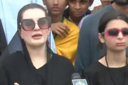 5 اگست کشمیر کی تاریخ کا سیاہ ترین دن ہے، مشعال ملک کا مزارِ قائد پر خطاب