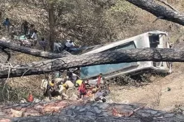 مظفرآباد میں باراتیوں کی گاڑی کھائی میں گرنے سے 4 افراد جاں بحق