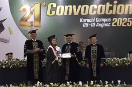 بحریہ یونیورسٹی کانووکیشن: طلبہ محنت اور راست بازی کو شعار بنائیں، نیول چیف