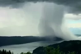 کلاؤڈ برسٹ: ایک تباہ کن موسمی حقیقت