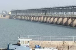 کوٹری بیراج پر پانی کی سطح میں اضافہ، نچلے درجے کا سیلاب ڈکلیئر
