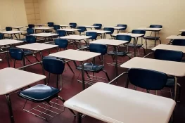 طلبہ کیلئے خوشخبری: پنجاب کے اسکولوں میں گرمیوں کی چھٹیاں 31 اگست تک بڑھنے کا امکان