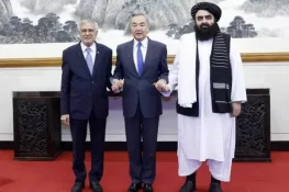 وزیر خارجہ اسحاق ڈار کا دورہ افغانستان، پاک۔چین۔افغان سہ فریقی مذاکرات میں شرکت