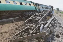 ریلوے ٹریک پر دھماکا، جعفر ایکسپریس کی 6 بوگیاں پٹڑی سے اتر گئیں