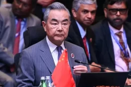 چینی وزیر خارجہ کا بھارت کو پیغام: دشمن نہیں، شراکت دار بنیں