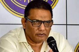 کھیلنے کی حامی بھری تو ہاتھ ملانے سے انکار مناسب نہیں، محمد اظہر الدین