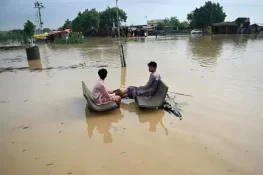 شجاع آباد میں بند ٹوٹنے سے پڑنے والا شگاف 400 فٹ تک بڑھ گیا، مزید دیہات ڈوب گئے