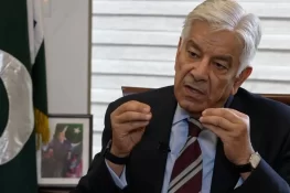 سیاست میں جوتا، سیاہی اور گالم گلوچ پی ٹی آئی نے متعارف کرائے: خواجہ آصف