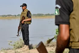 سی سی ڈی گجرات کی کارروائیاں جاری، دو ڈاکو پولیس مقابلوں میں زخمی حالت میں گرفتار