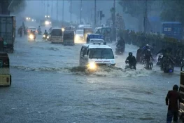 مون سون کا طاقتور اسپیل؛ کراچی میں آج سے بارشوں کا آغاز متوقع، اربن فلڈنگ کا خدشہ