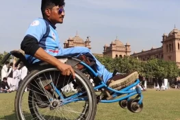 گجرات: معذور افراد میں وہیل چیئرز اور امدادی آلات کی تقسیم، وزیراعلیٰ پنجاب کے وژن کے تحت تقریب کا انعقاد