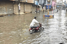 گجرات میں اربن فلڈنگ، نقل مکانی جاری