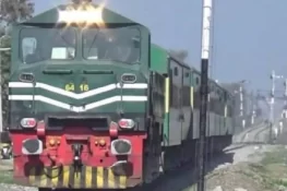 لالہ موسیٰ سے آنے والی ٹرین کی زد میں آکر بچہ شدید زخمی، عزیز بھٹی ہسپتال گجرات منتقل