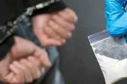 کالرہ گندہ نالہ سے منشیات فروش سرور چنگڑ گرفتار، ایک کلو سے زائد ہیروئن برآمد