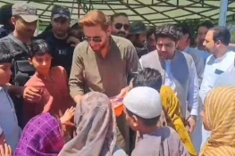 شاہد آفریدی کا باجوڑ کے متاثرین کیلئے 20 لاکھ روپے امداد کا اعلان