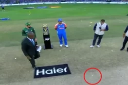 پاک بھارت فائنل: سوشل میڈیا صارفین نے ٹاس کی شفافیت پر اٹھائے سوال