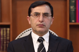 ہمارے عہدیداران کو ہٹایا جا رہا ہے، ایسے میں بات چیت ممکن نہیں: بیرسٹر گوہر