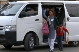 سرائے عالمگیر: سکول وین میں آگ بھڑک اٹھی، بچے بحفاظت نکال لیے گئے