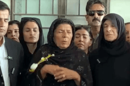 علیمہ خان پر انڈا پھینکنے والی خواتین کا تعلق پی ٹی آئی سے ہے، پولیس کا دعویٰ