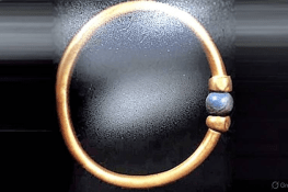 مصری میوزیم سے چوری شدہ فرعون دور کا سونا کڑا 4 ہزار ڈالر میں فروخت