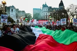 صمود فلوٹیلا پر اسرائیلی حملہ: عالمی سطح پر شدید ردعمل، یورپ میں مظاہرے اور سفارتی احتجاج