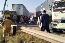 اسلام آباد اور راولپنڈی میں مذہبی جماعت کا احتجاج جاری، شہری زندگی مفلوج