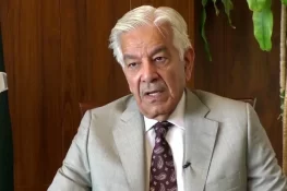 اگر مذاکرات ناکام ہوئے تو افغانستان کے ساتھ کھلی جنگ ہوگی: وزیرِ دفاع خواجہ آصف