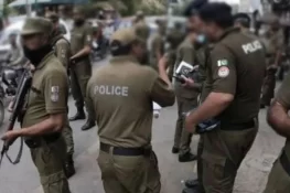 کھاریاں کے علاقے بدرمرجان میں پولیس مقابلہ، فائر لگنے پر ملزم نے ہتھیار ڈال دیے