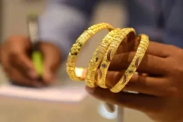 سونا آج بھی 2100 روپے مہنگا، فی تولہ قیمت 4 لاکھ 22 ہزار 700 روپے تک جا پہنچی