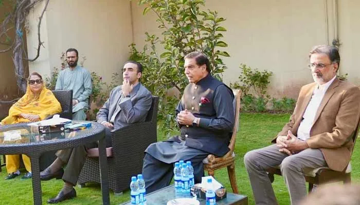 1523932_5954963_ppp-meet_updates پیپلز پارٹی نے آزاد کشمیر کی وزارتِ عظمیٰ کے امیدوار کا نام فائنل کر لیا