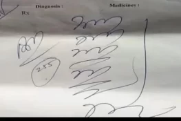 بھارتی عدالت کی ڈاکٹروں کو سخت ہدایت: لکھائی کو پڑھنے کے قابل بنائیں