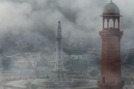 لاہور دنیا کے آلودہ ترین شہروں کی فہرست میں آج بھی پہلے نمبر پر