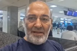 سابق سینیٹر مشتاق احمد خان آج وطن واپس پہنچیں گے