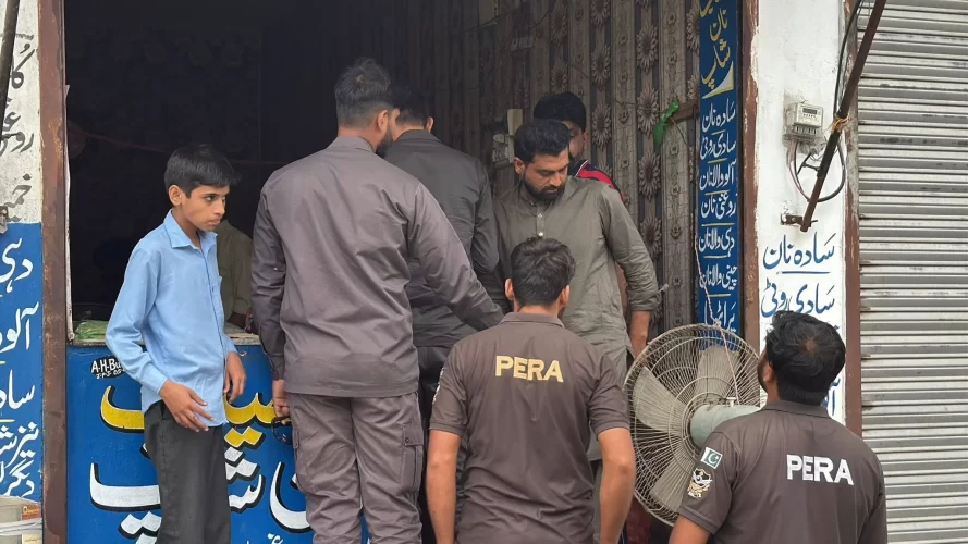 557924428_122123101508979104_308 گجرات میں تجاوزات کے خلاف مؤثر کارروائی، متعدد دکانداروں پر جرمانے