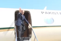 وزیراعظم شہباز شریف دو روزہ سرکاری دورے پر ملائیشیا روانہ