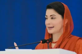 ہیپی برتھ ڈے: مریم نواز نے زندگی کی 52 بہاریں دیکھ لیں