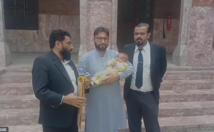 deona گجرات: بچے کے ختنوں کے دوران ڈاکٹروں کی غفلت، متاثرہ خاندان انصاف کے لیے لاہور ہائیکورٹ پہنچ گیا