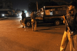 کراچی میں پولیس مقابلے، ایک ڈکیت ہلاک اور تین زخمی حالت میں گرفتار