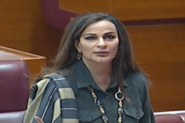 لاکھوں لوگ سیلاب سے متاثر، حکومت کی مدد میں تاخیر پر سوالات: شیری رحمان