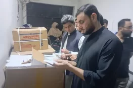 پشاور میں جعلی ادویات بنانے والے گھر پر چھاپہ، ملزمان گرفتار