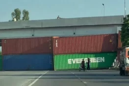 فیض آباد پر کنٹینرز، اسلام آباد کی طرف ٹی ایل پی کے ممکنہ مارچ کے پیشِ نظر سکیورٹی سخت